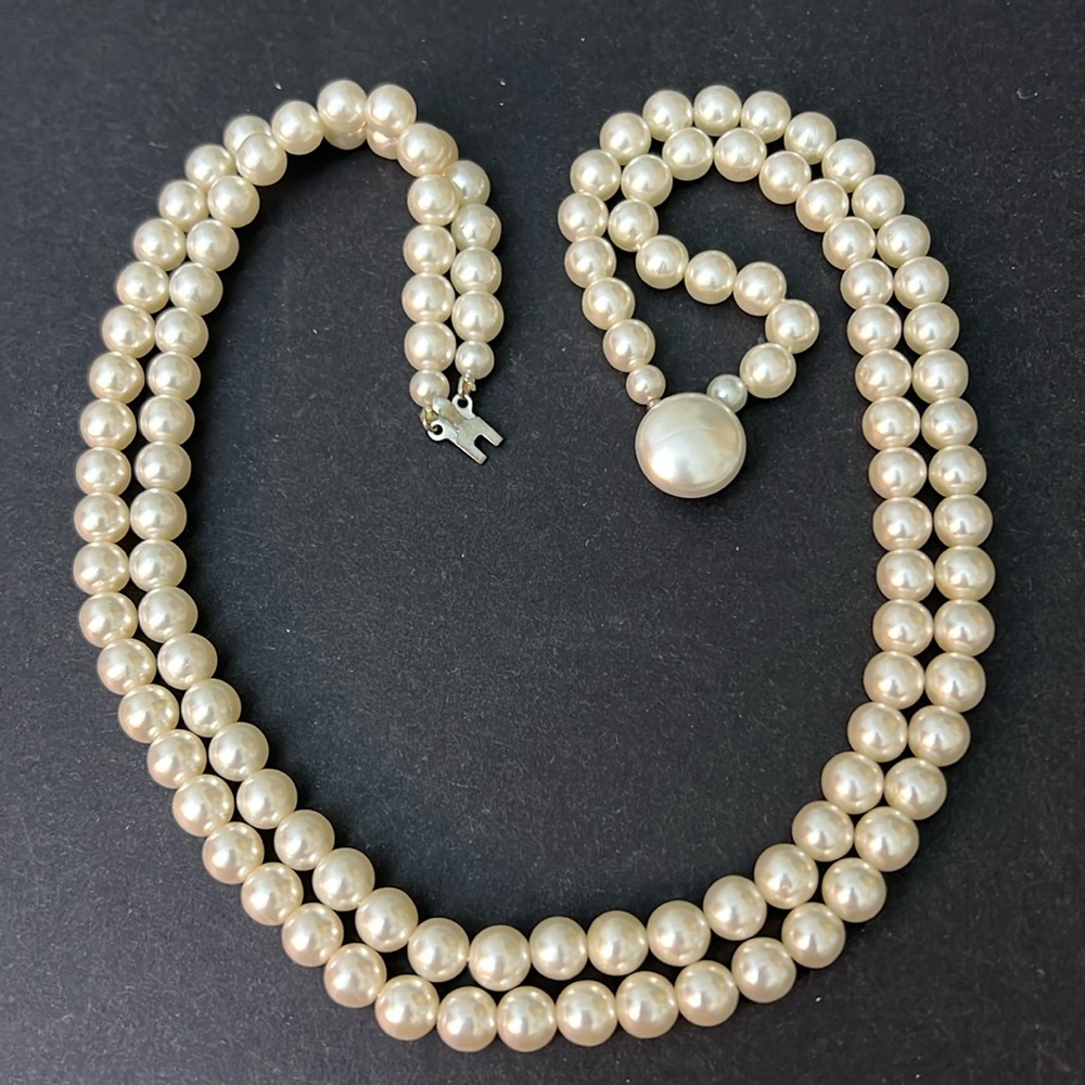 Vintage Japan faux pearl necklace